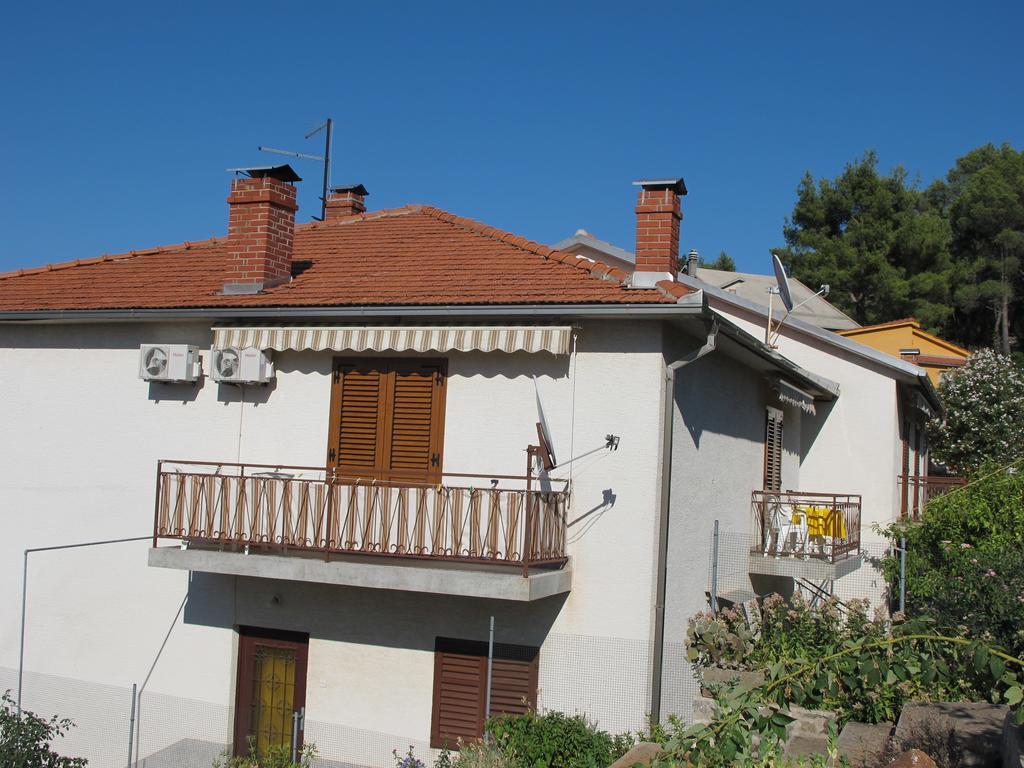 Guest House Jelsa Jelsa  Zimmer foto
